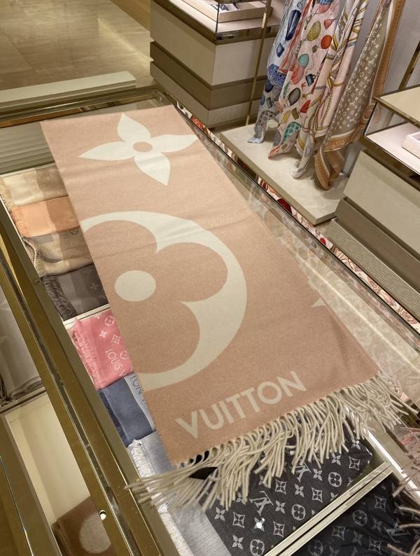 Louis Vuitton Scarf LVC00513